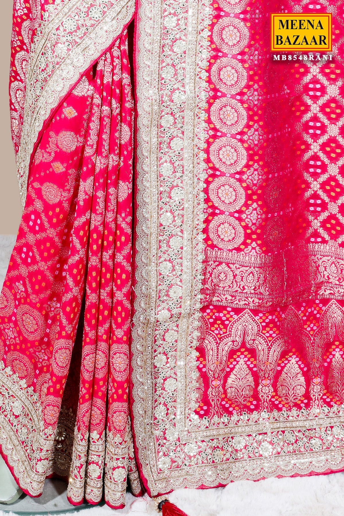 Rani Khaddi Saree with Elegant Embroidered Detailing