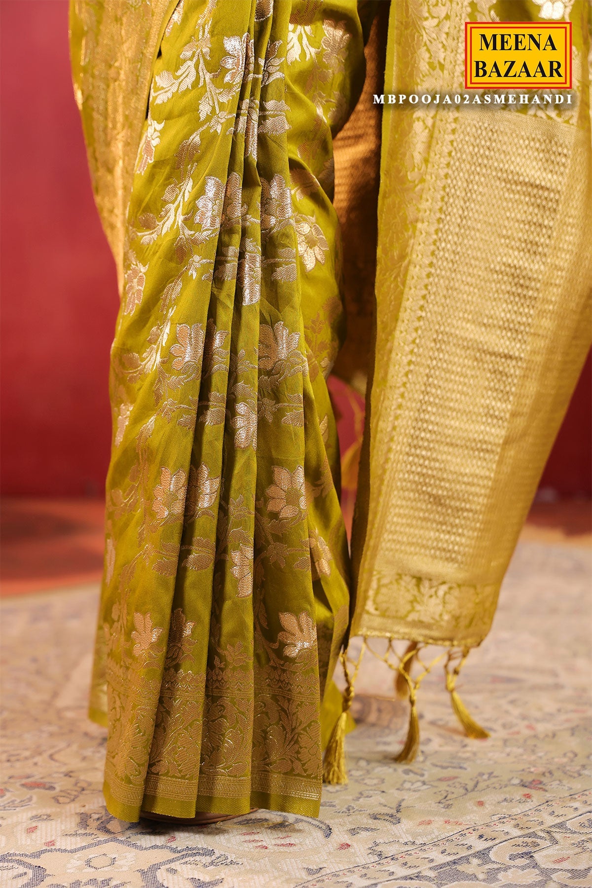 Mehandi Silk Weaving Saree with Traditional Woven Detailing