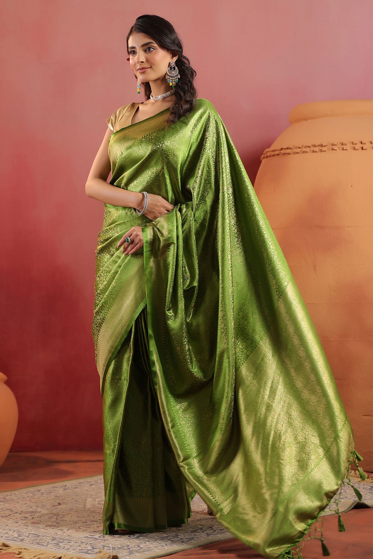 Mehandi Green Silk Woven Saree Timeless Traditional Elegance